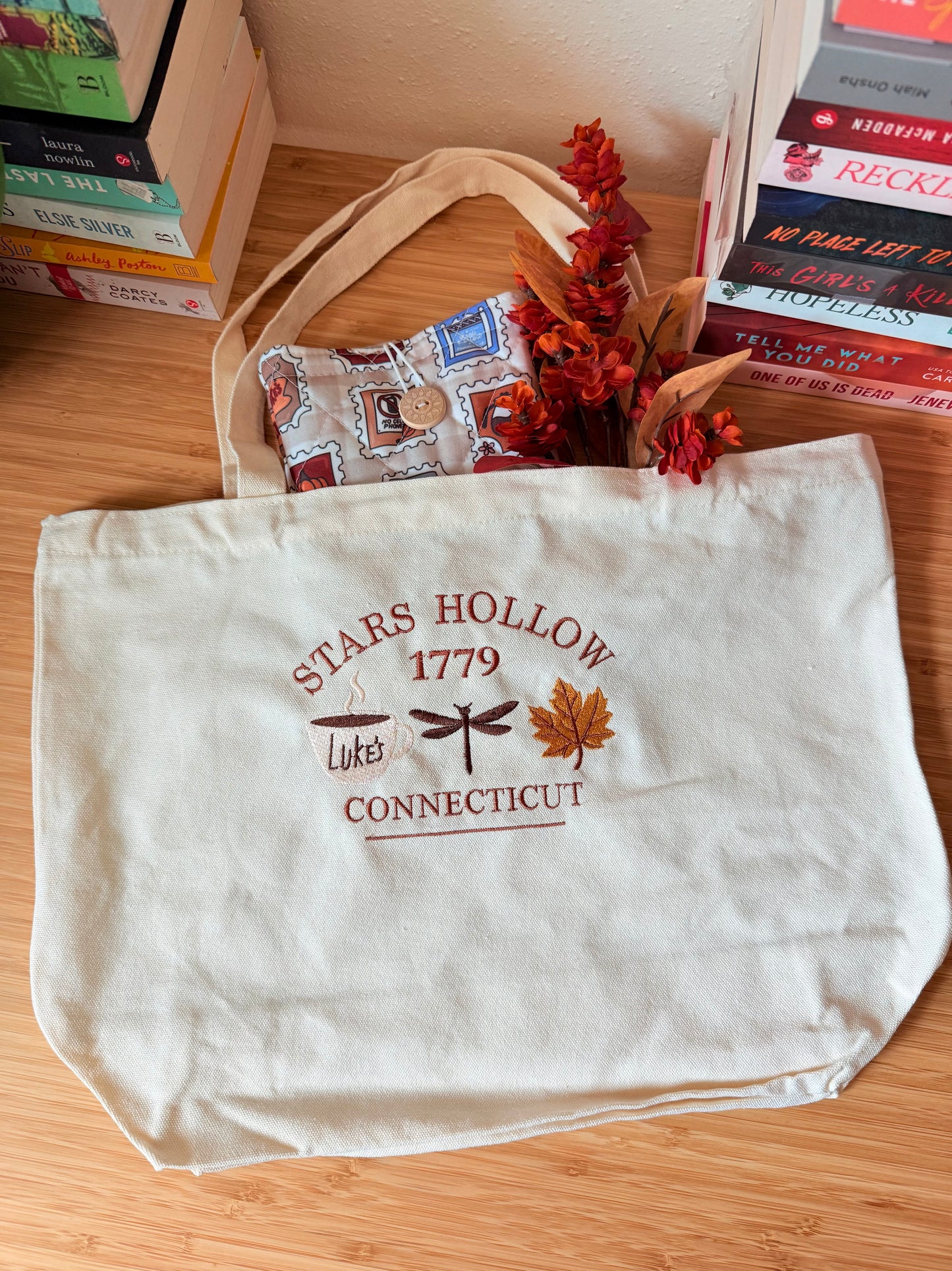 STARS HOLLOW EMBROIDERED CANVAS TOTE BAG
