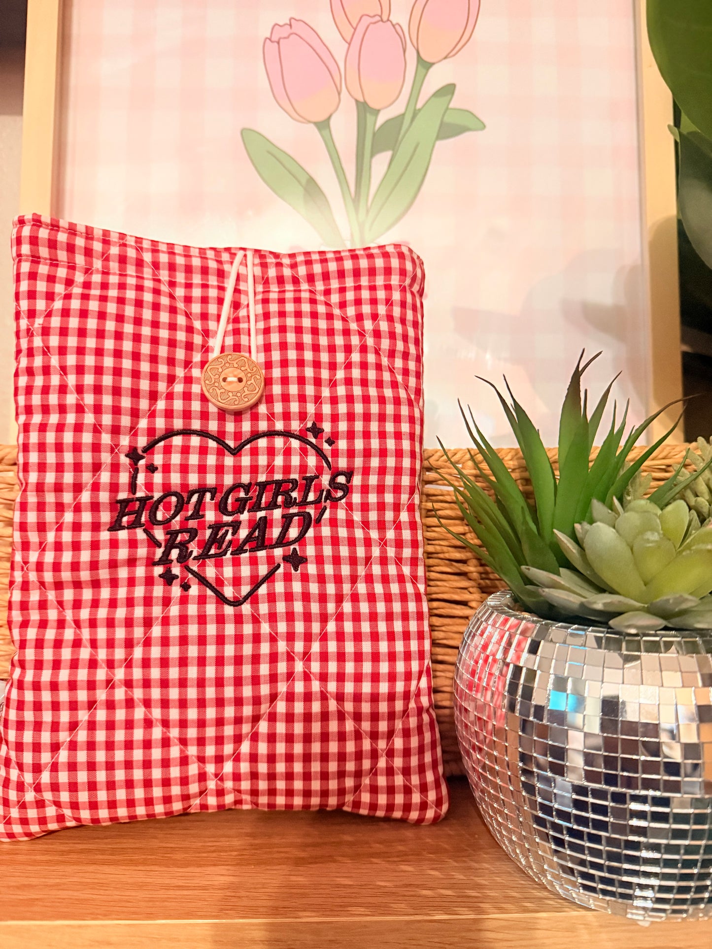 HOT GIRLS READ RED GINGHAM IPAD MINI/ PAPERBACK SLEEVE