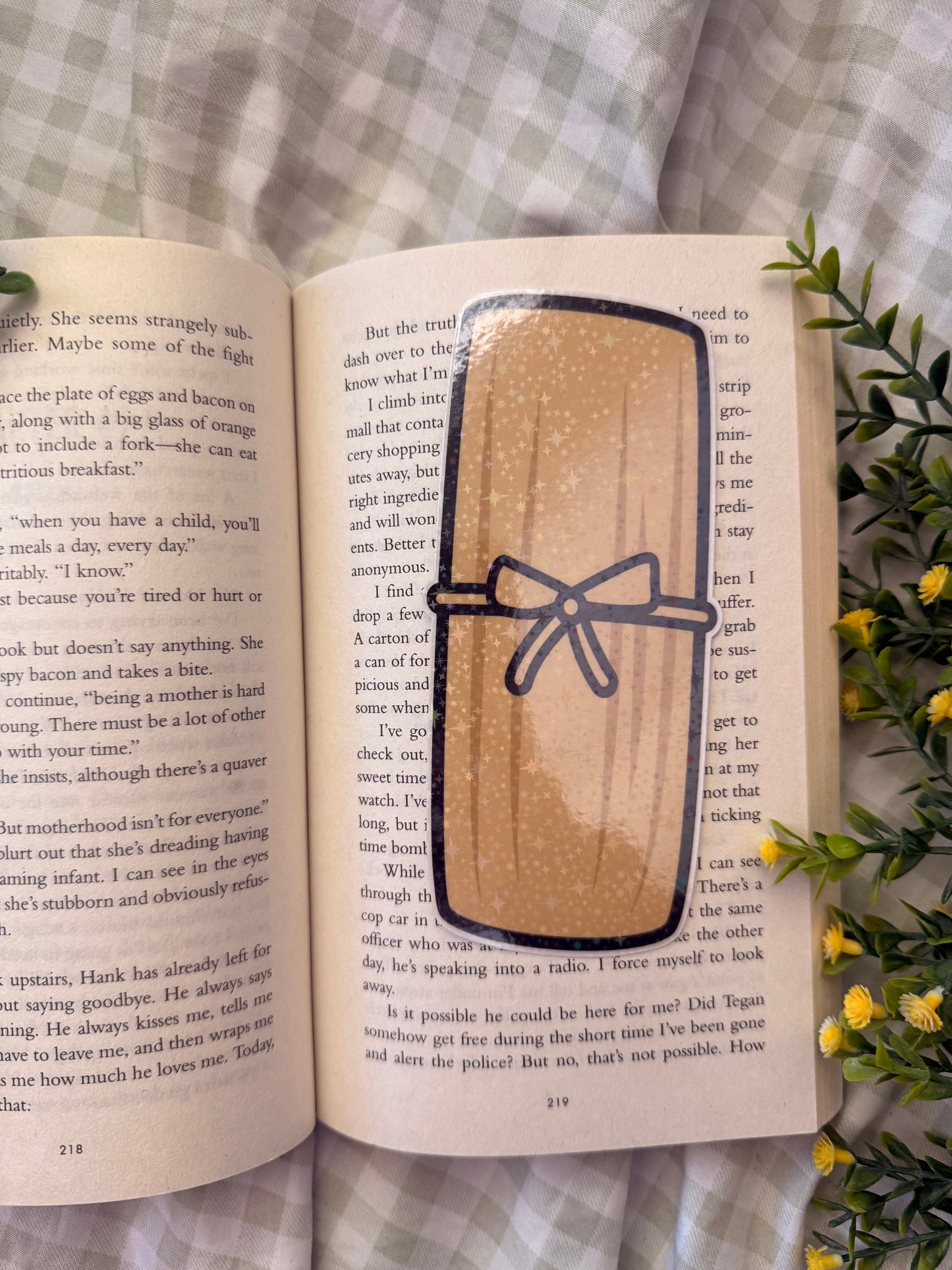 TAMAL HOLOGRAPHIC BOOKMARK