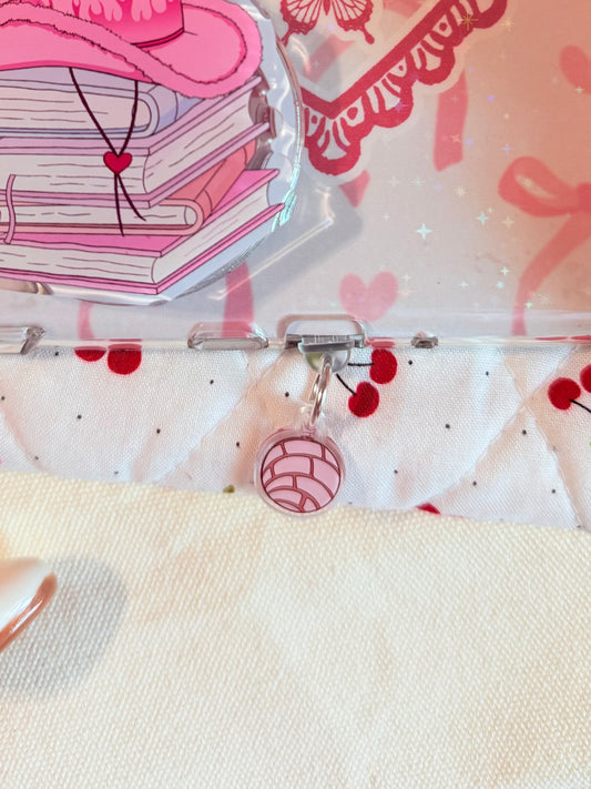 CONCHA KINDLE CHARM (TYPE C)