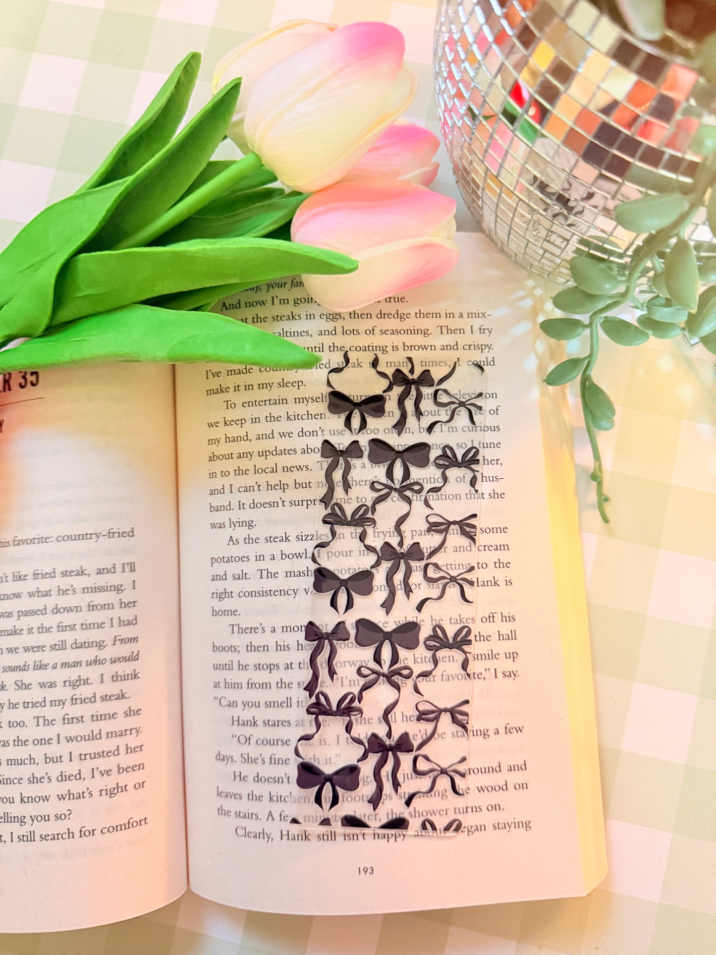 BLACK BOWS ACRYLIC BOOKMARK