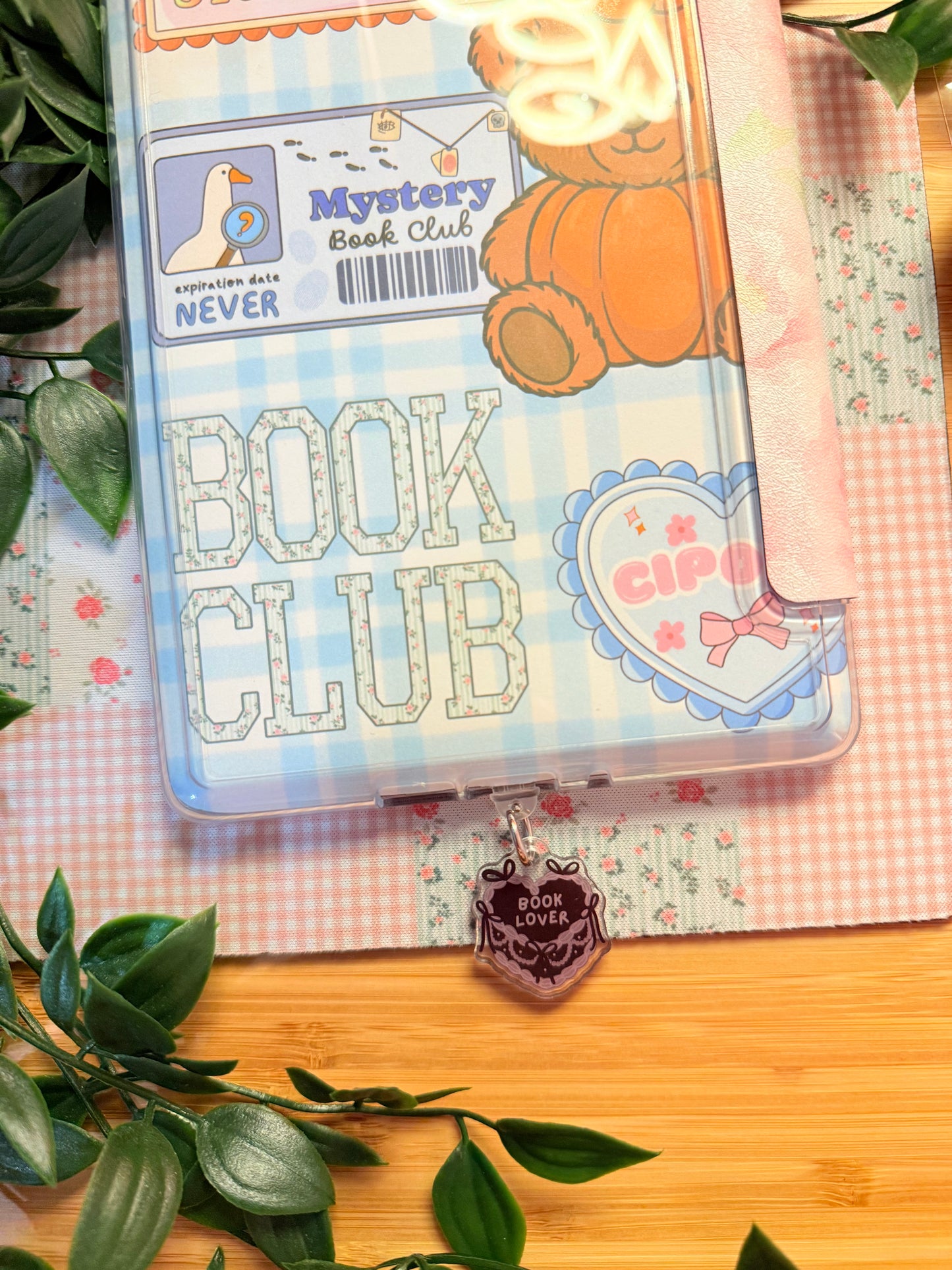 BOOK LOVER KINDLE CHARM (TYPE C)