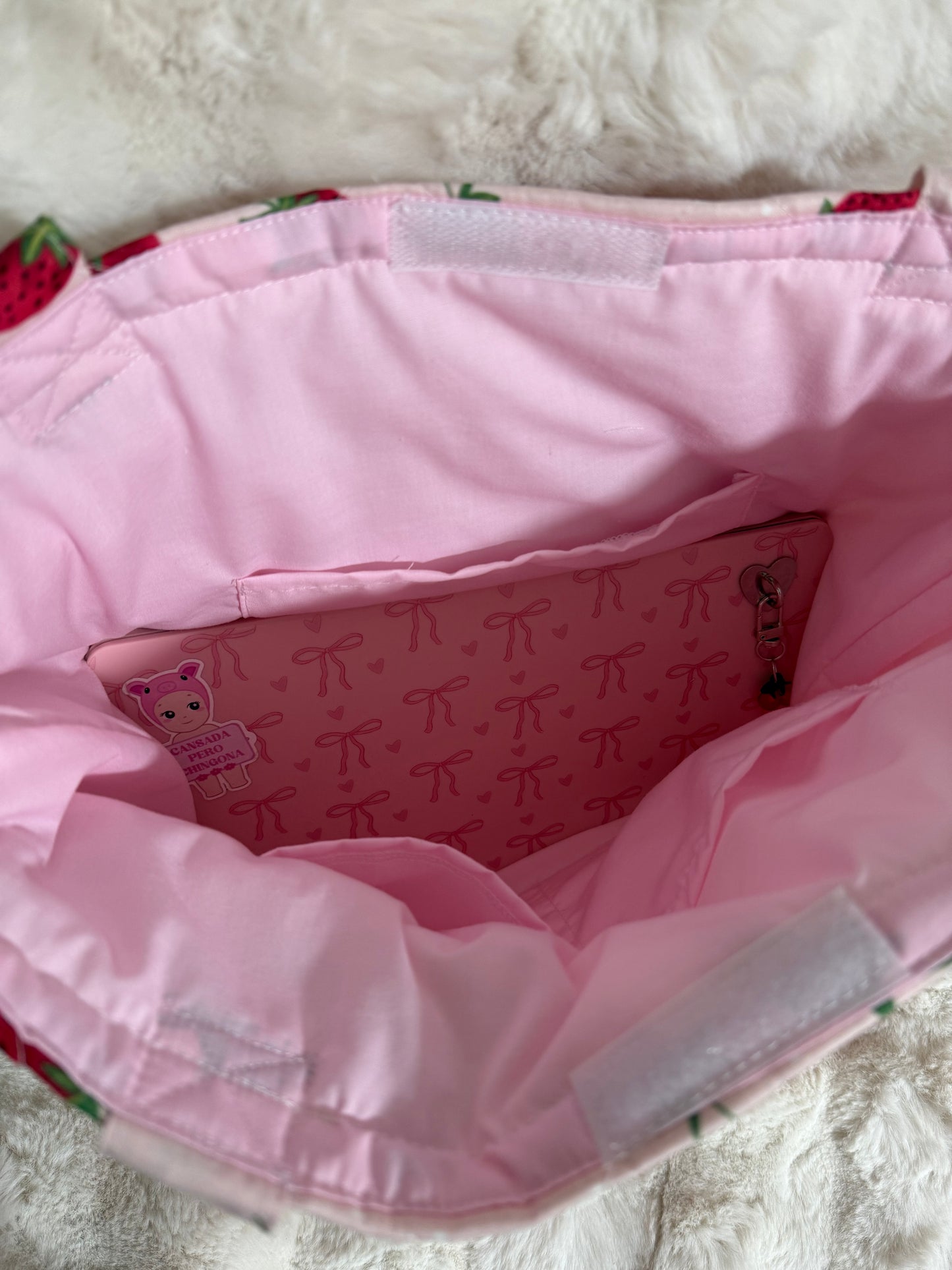 STRAWBERRY QUILTED TOTE BAG