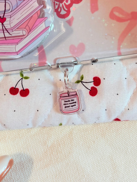 SMELLS LIKE SHES READING SMUT KINDLE CHARM (TYPE C)