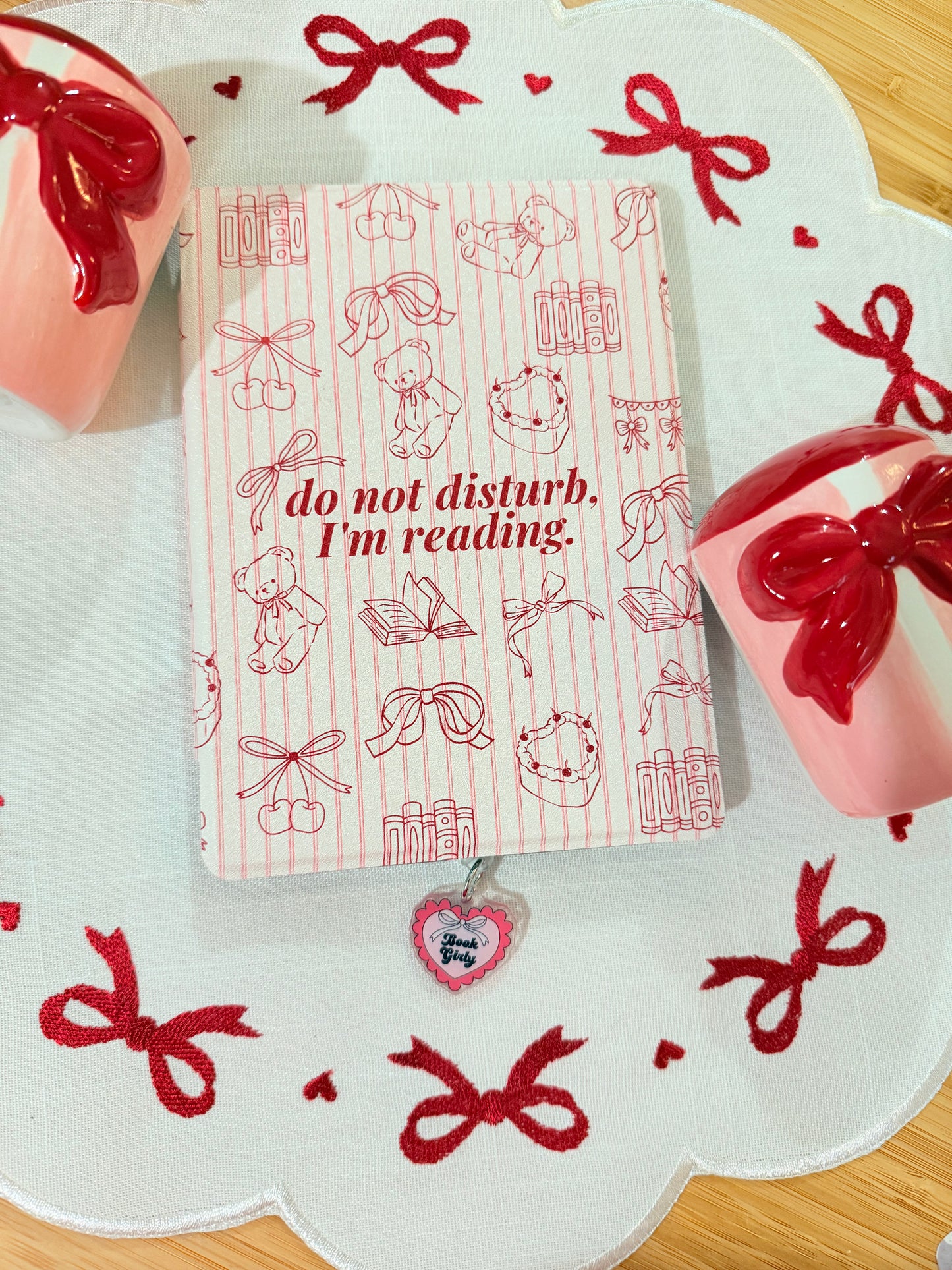 BOOK GIRLY KINDLE CHARM (TYPE C)