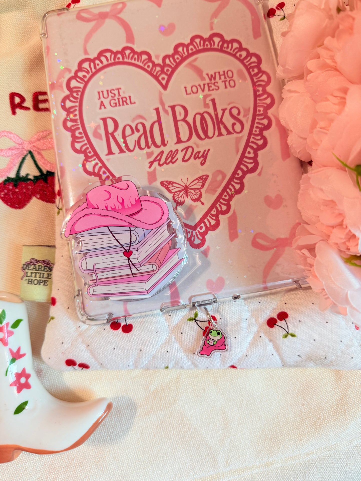 COZY FROGGY KINDLE CHARM (TYPE C)