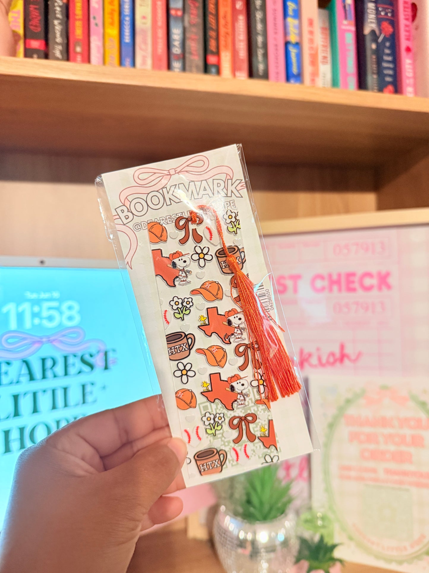 CUTE DOG STROS ACRYLIC BOOKMARK