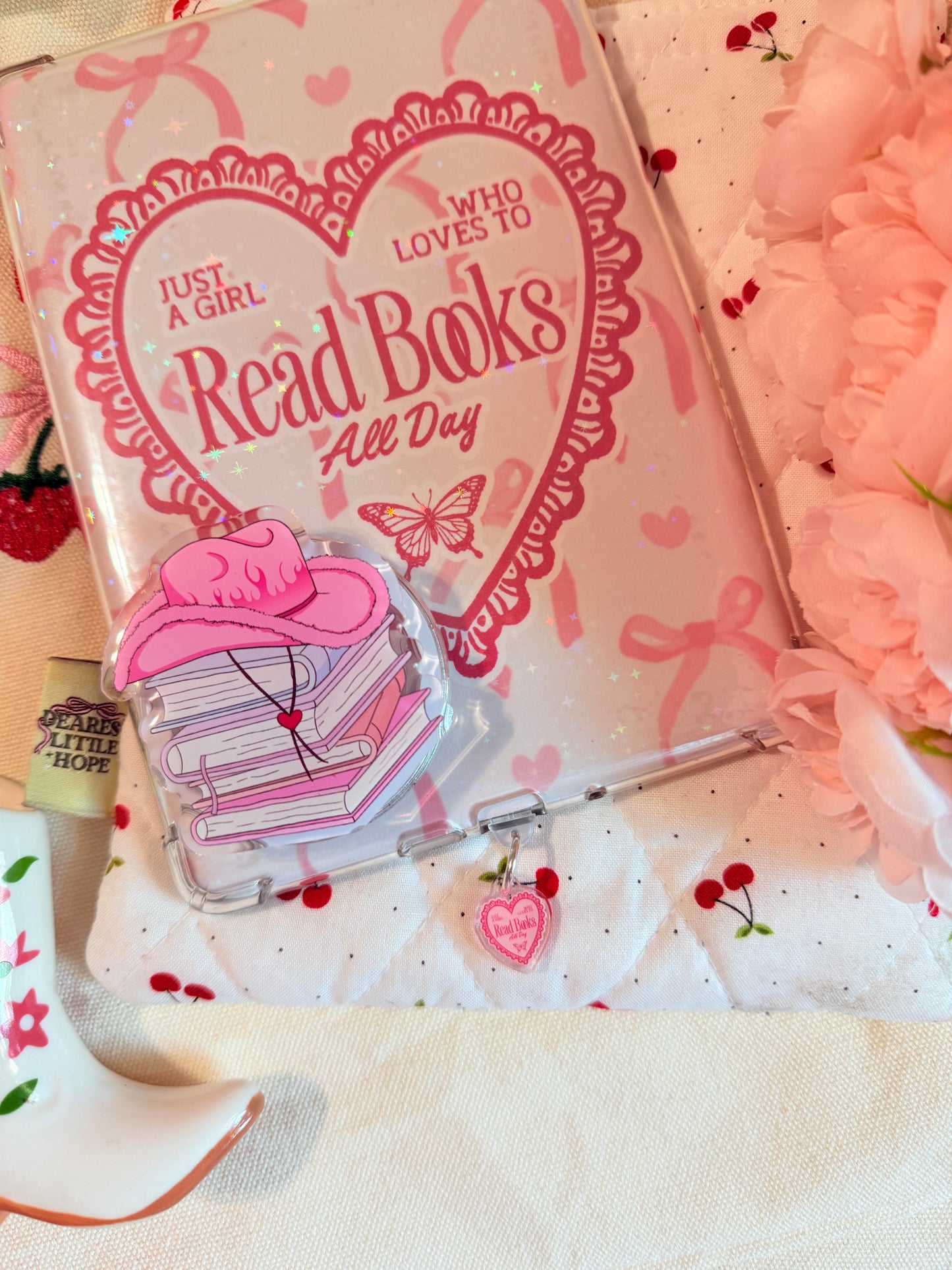 JUST A GIRL WHO READS BOOKS KINDLE CHARM (TYPE C)