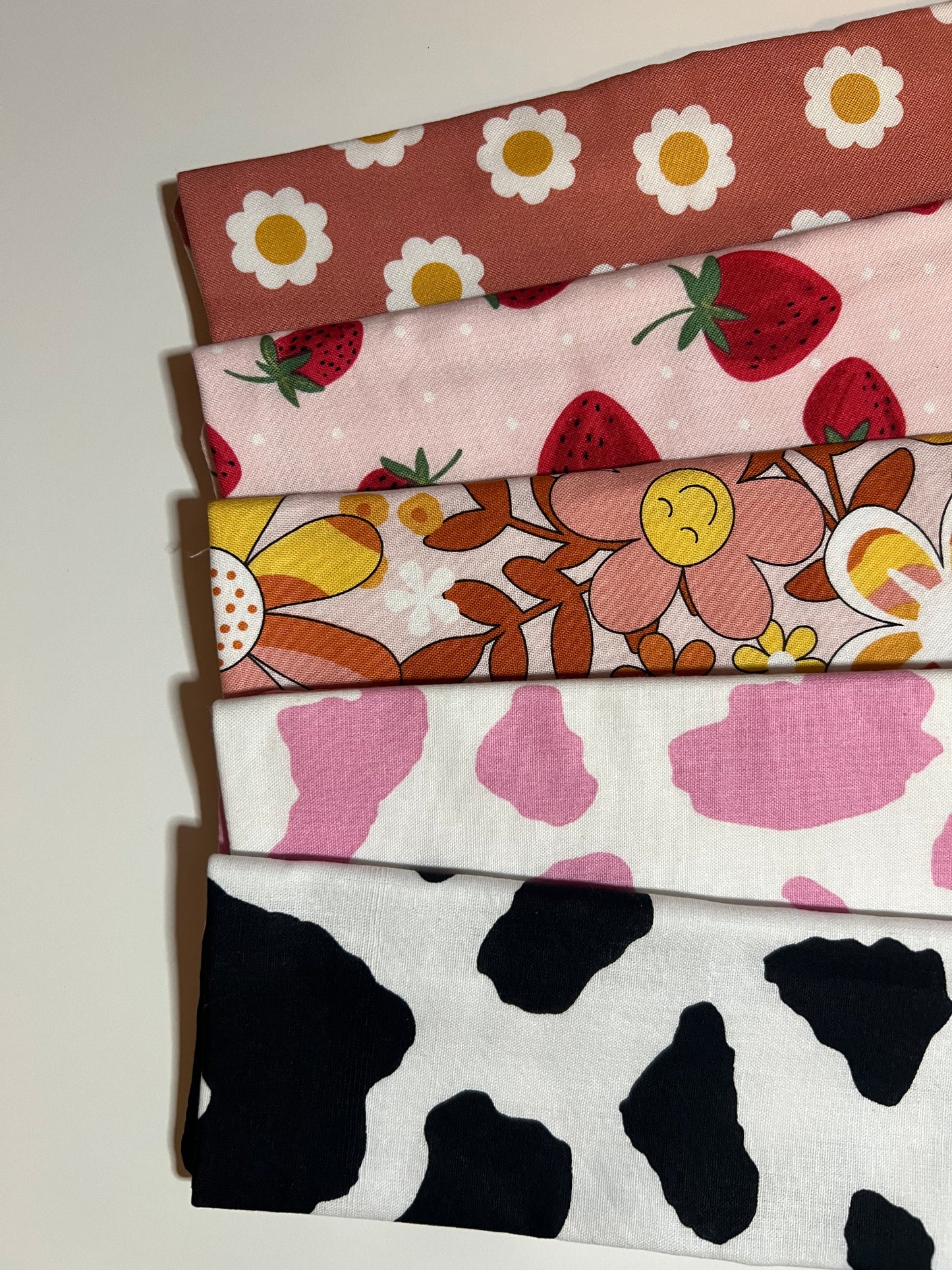 GROOVY RETRO FLOWER SEAT BELT COVERS