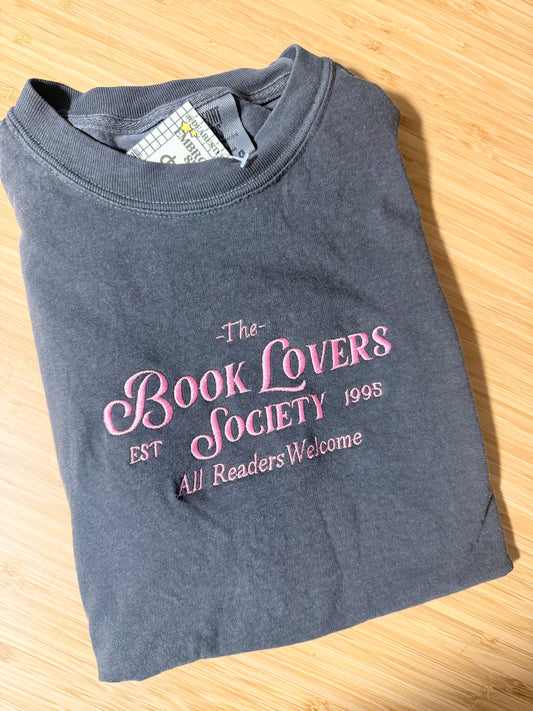 BOOK LOVERS SOCIETY EMBROIDERED ADULT SIZE (COMFORT COLOR PEPPER)