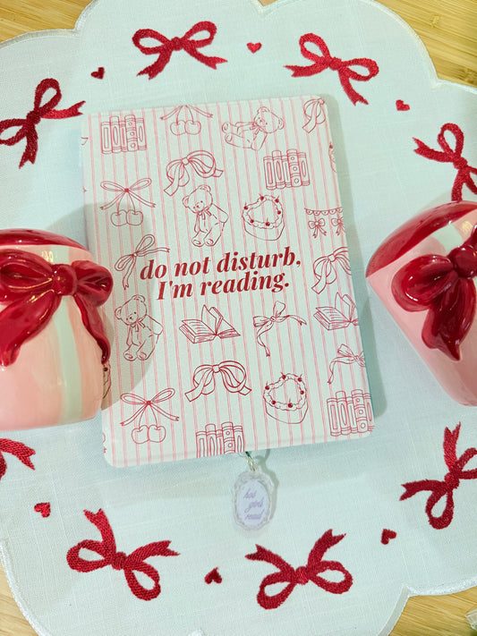 HOT GIRLS READ KINDLE CHARM (TYPE C)