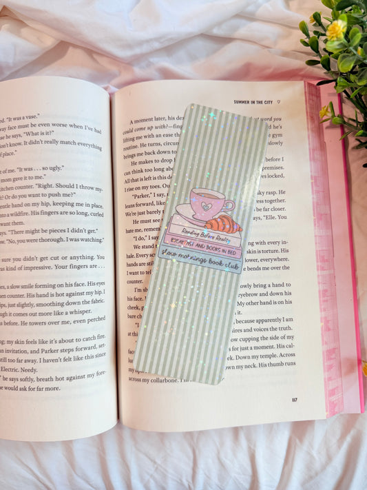 BOOKS IN BED HOLOGRAPHIC BOOKMARK