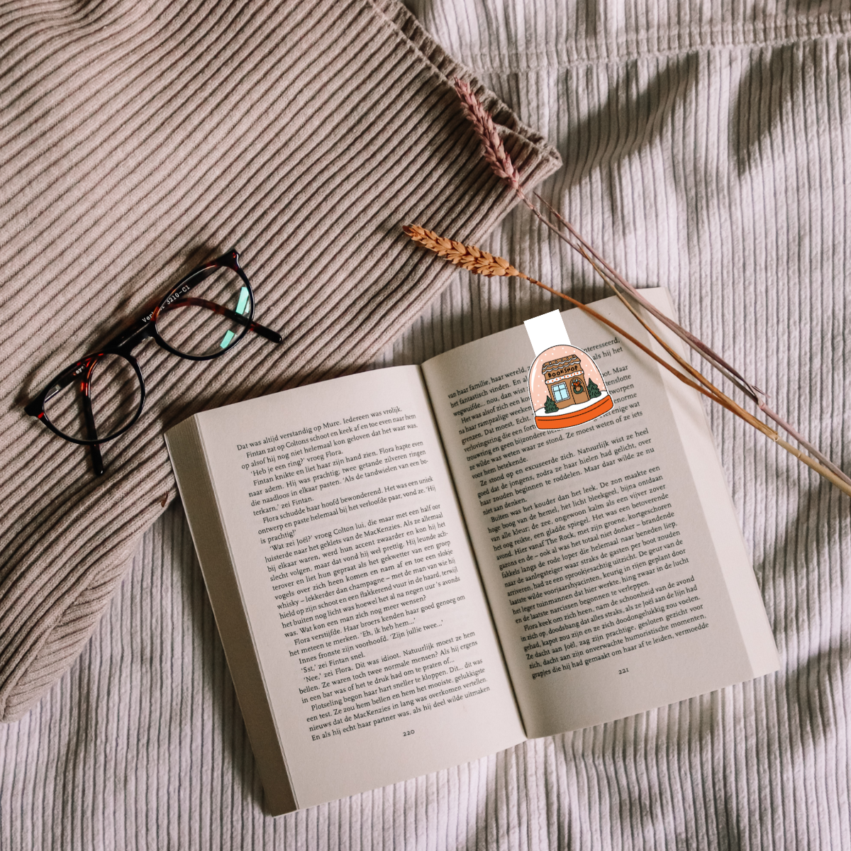 CHRISTMAS MAGNETIC BOOKMARKS