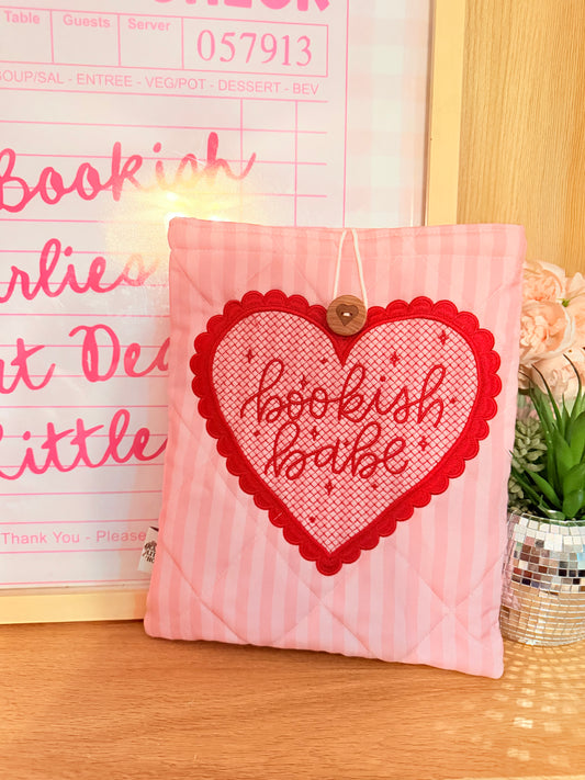 BOOKISH BABE IPAD 10.9” / HARDCOVER BOOK SLEEVE