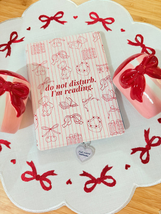 HOT MOMS READ KINDLE CHARM (TYPE C)