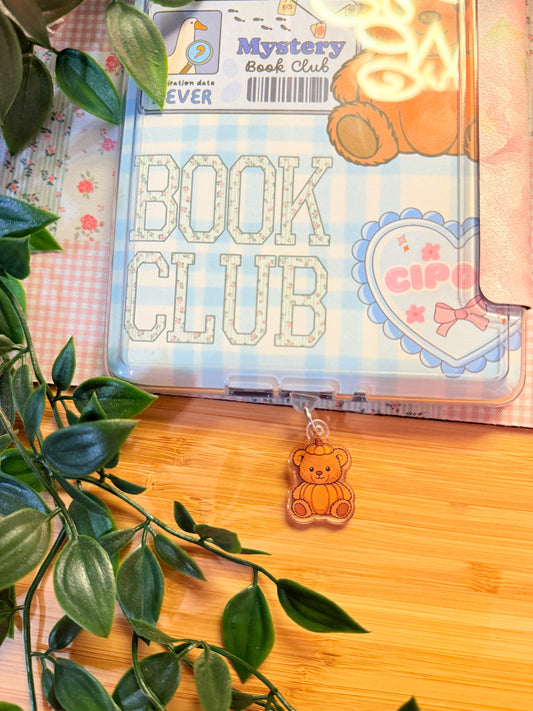 FALL BEAR KINDLE CHARM (TYPE C)