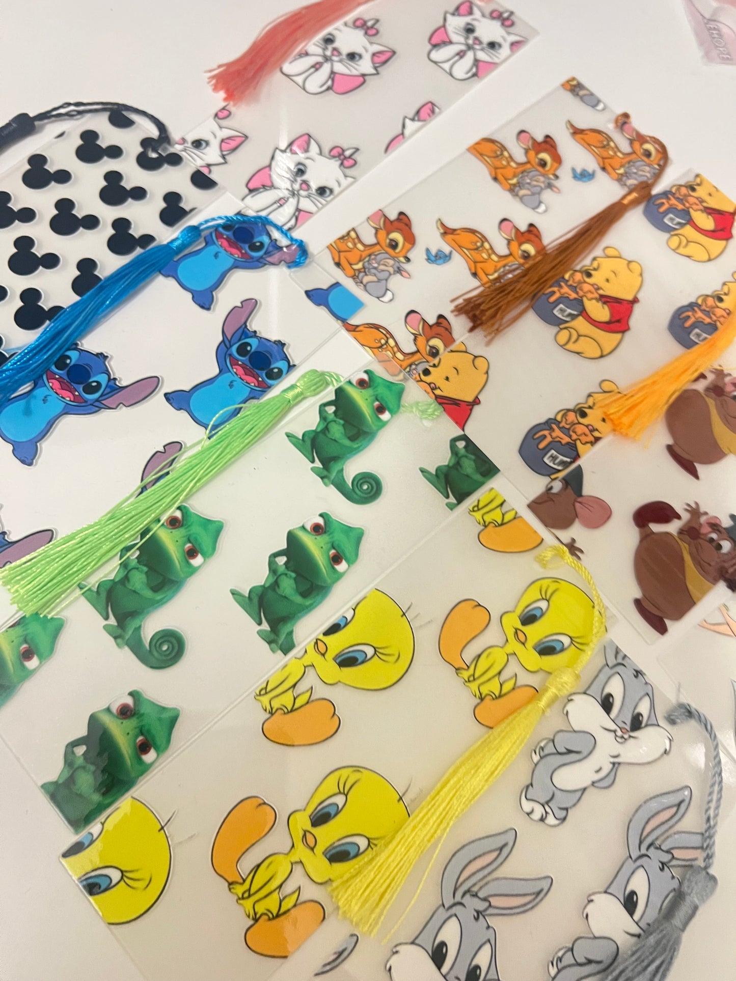 CUTE CHARACTER ACRYLIC BOOKMARKS