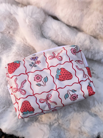 STRAWBERRIES XL POUCHES