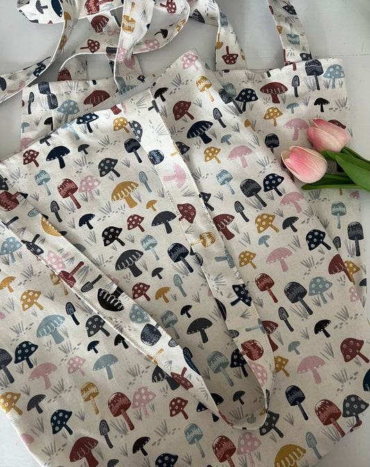 MUSHROOM PATTERN TOTE BAG