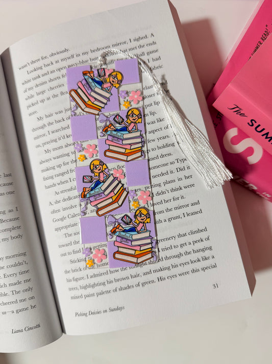 LIZZIE ACRYLIC BOOKMARK