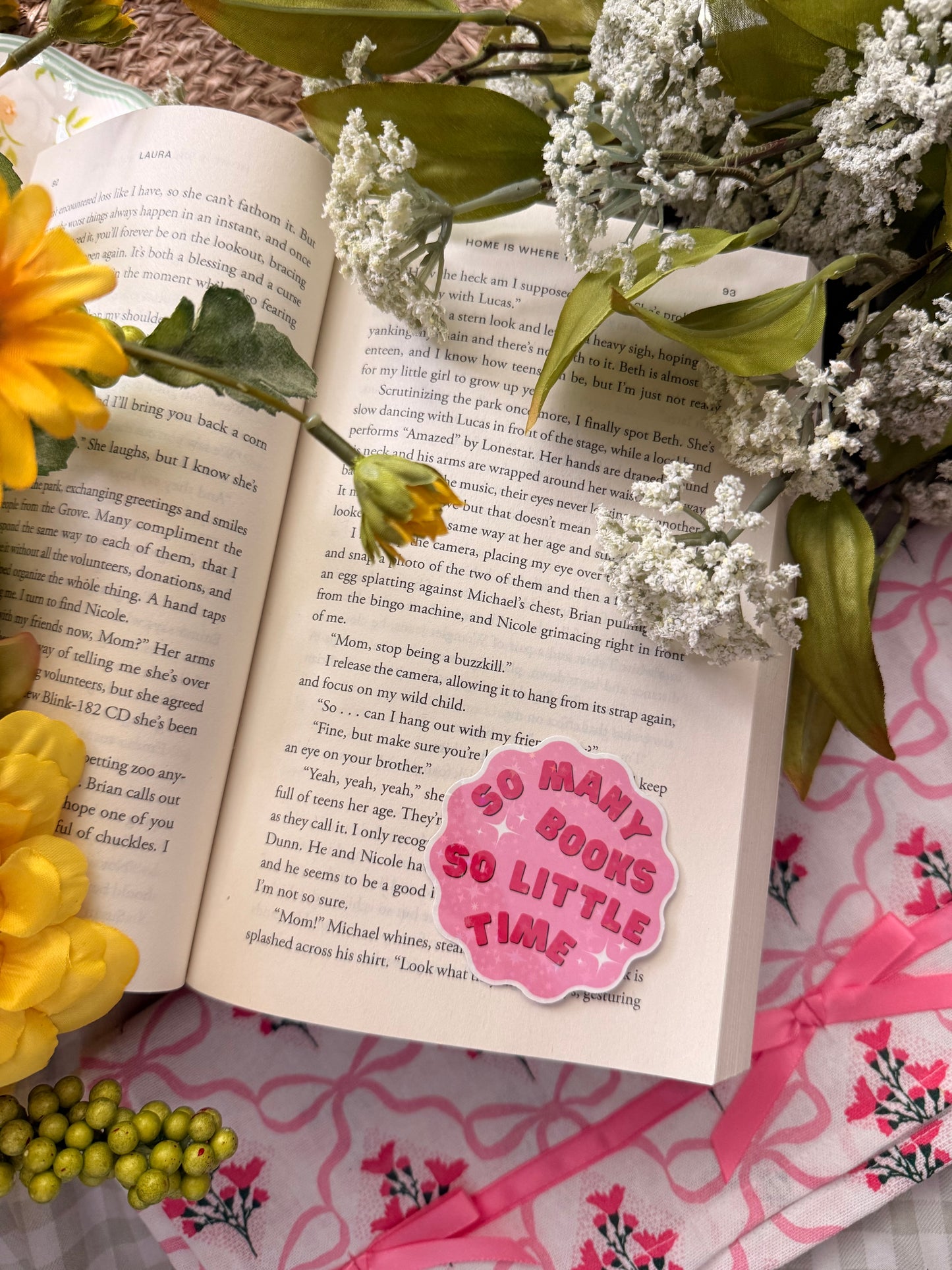 SO MANY BOOKS SO LITTLE TIME STICKER