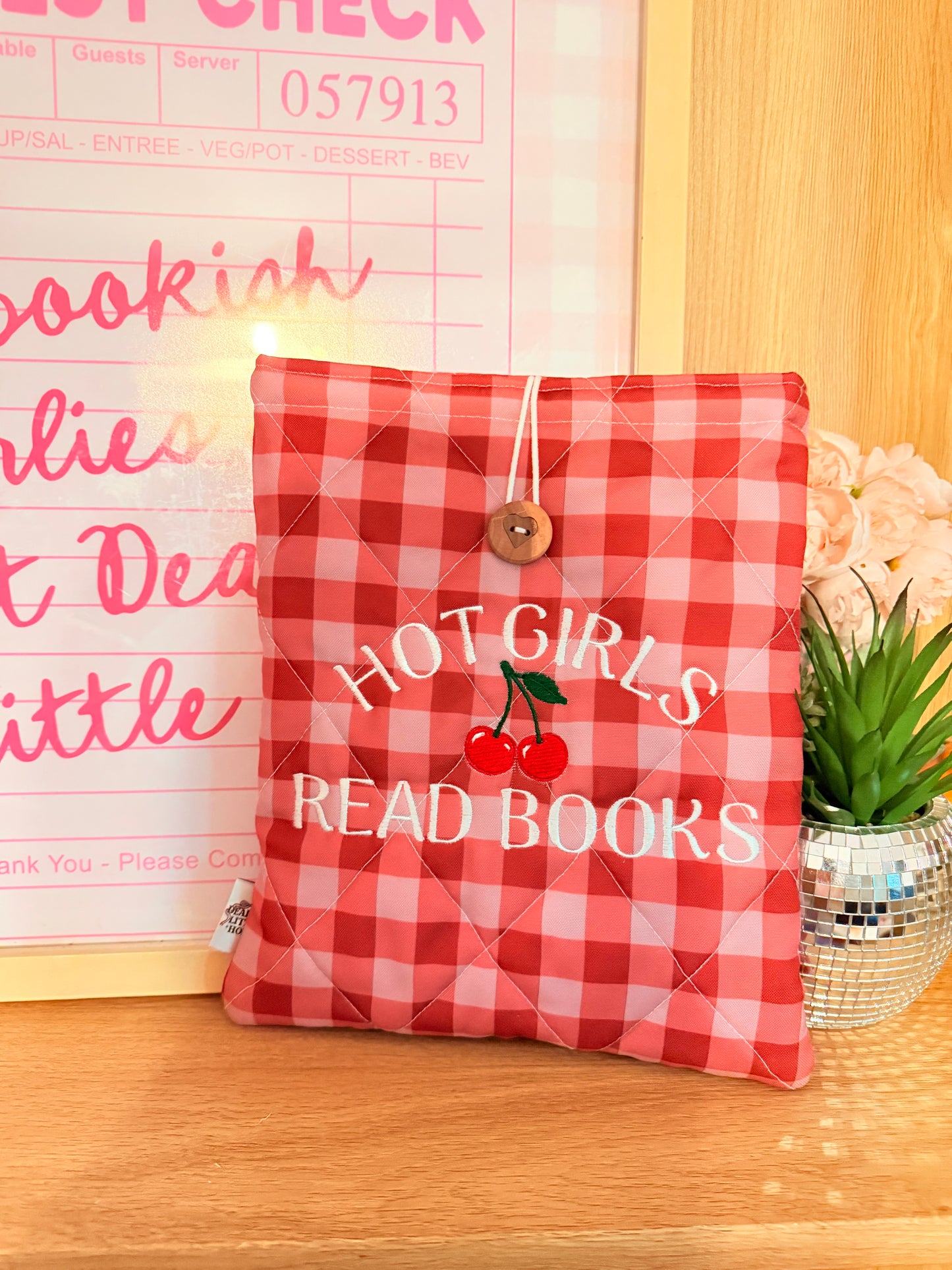 HOT GIRLS READ BOOKS IPAD 10.9” / HARDCOVER BOOK SLEEVE