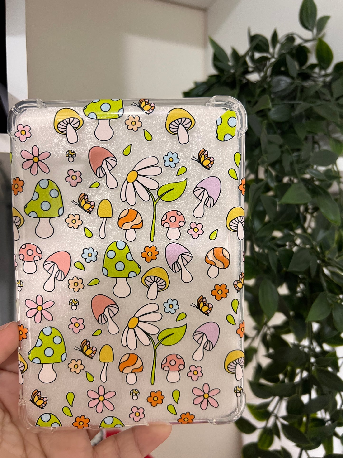 GREEN MUSHROOM CLEAR KINDLE CASE