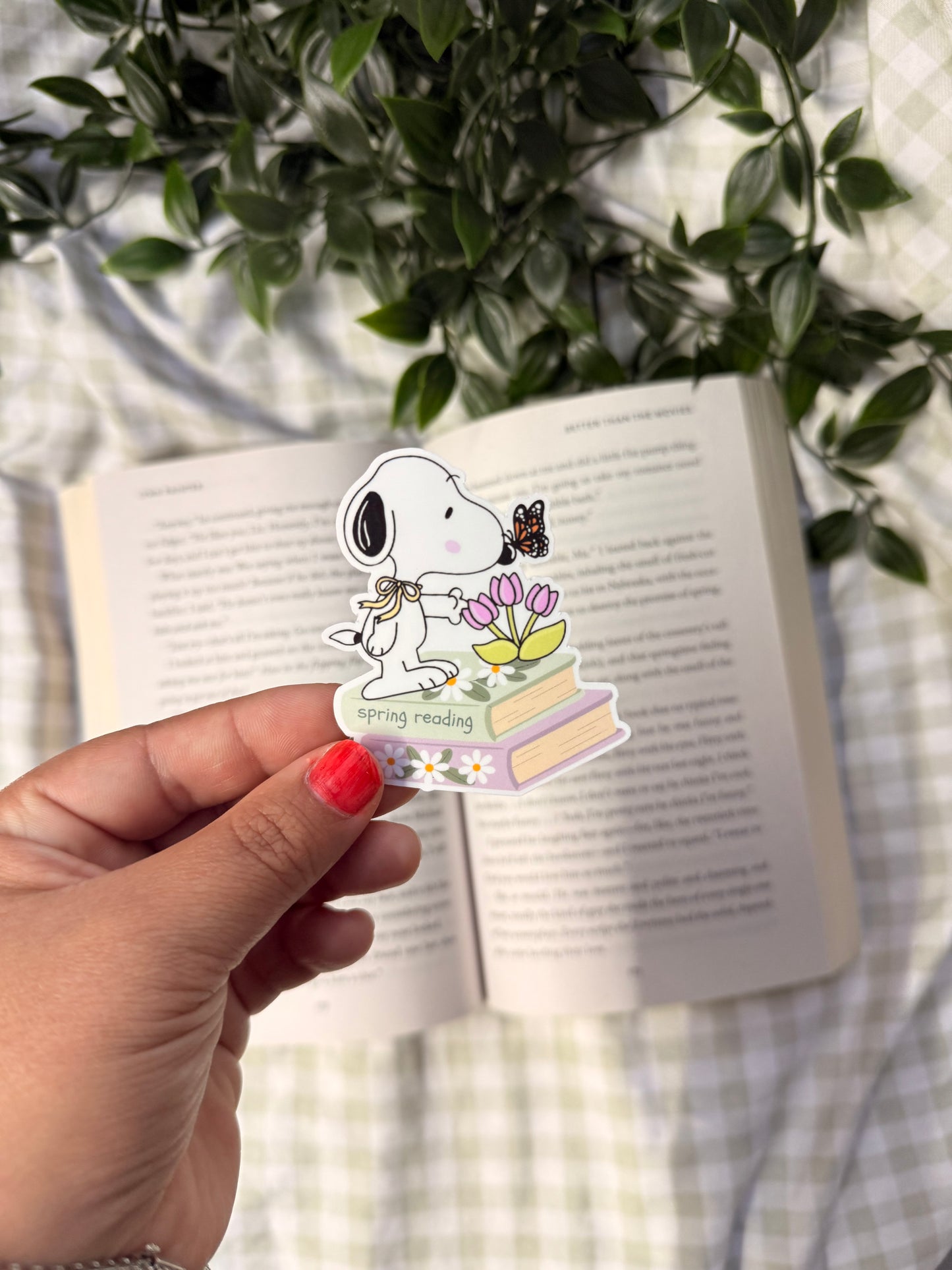 SPRING READING CUTE DOG STICKER