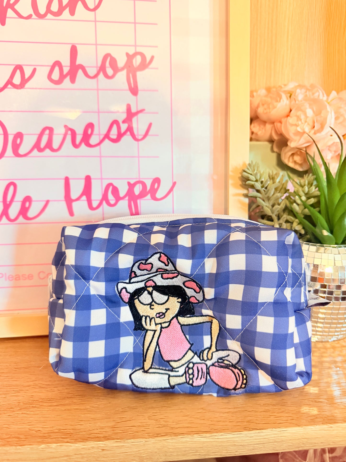 LIZZIE EMBROIDERED XL POUCH