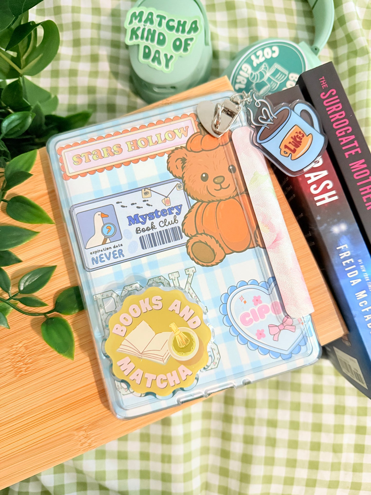 BOOKS AND MATCHA KINDLE MAGSAFE GRIP