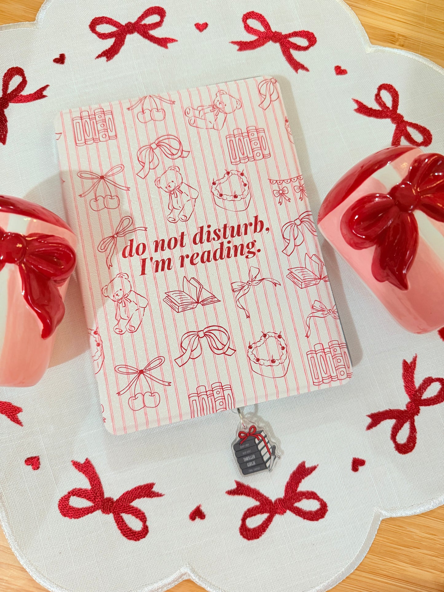 THRILLER KINDLE CHARM (TYPE C)